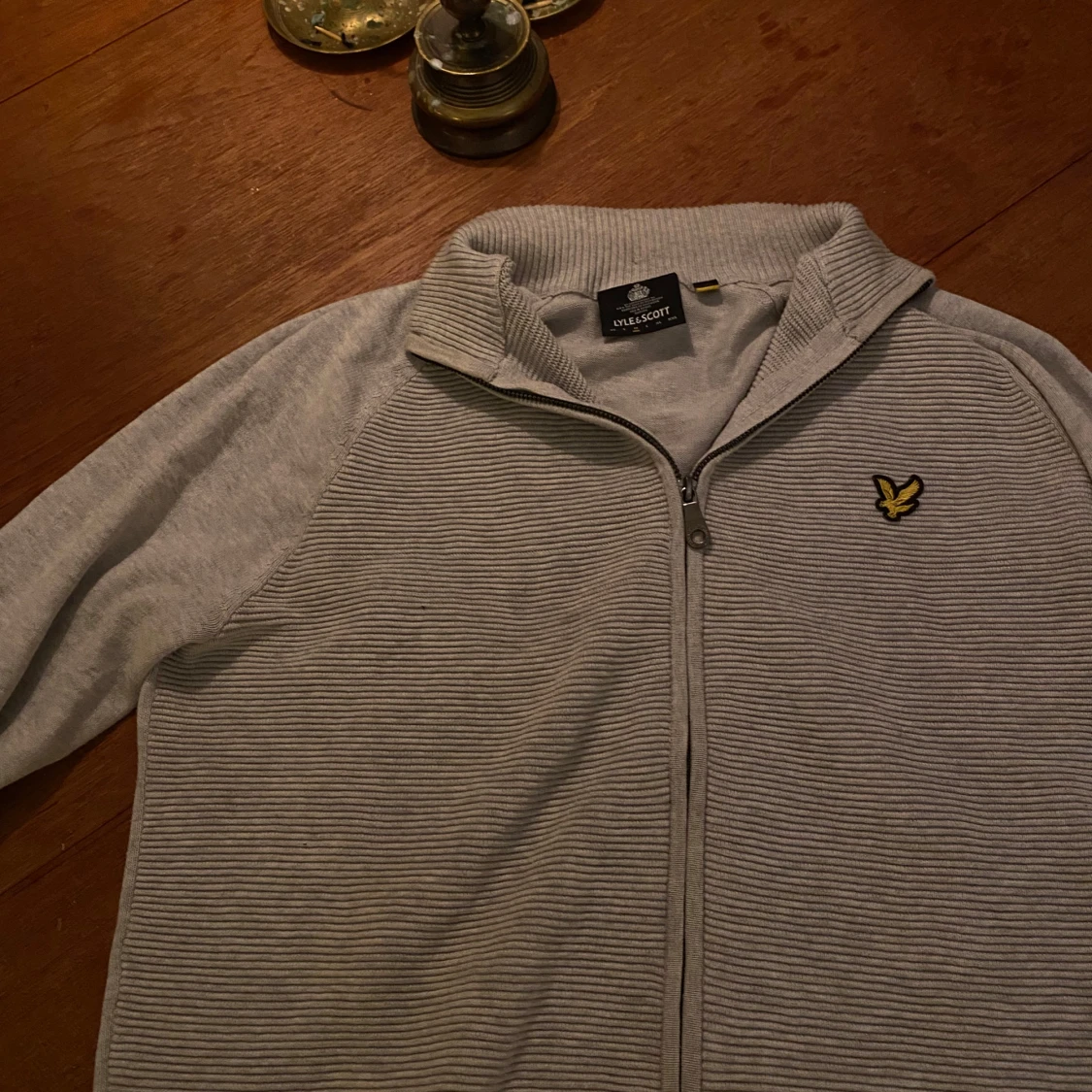 Grå zip up från Lyle & Scott