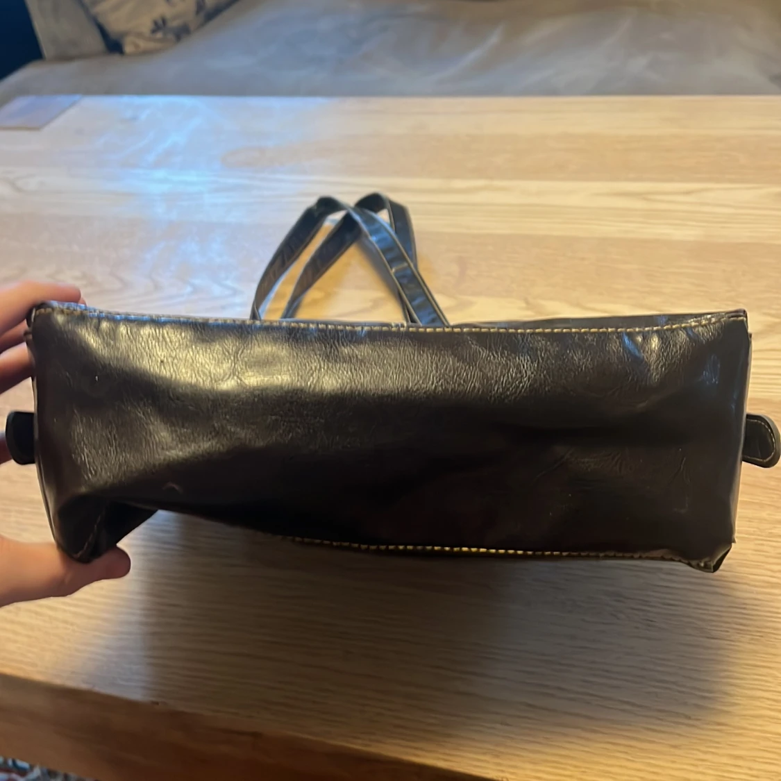 Svart axelväska från LBVYR - 92