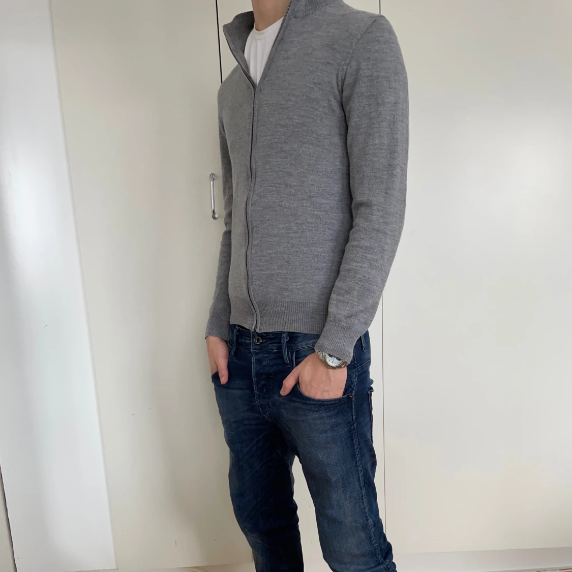 Grå merinozip från Riley