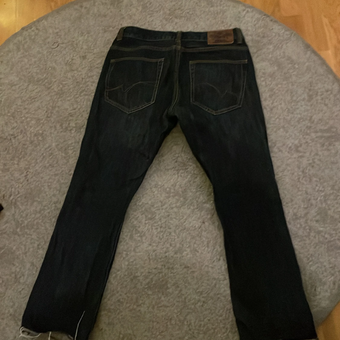 Mörkblå jeans från Crocker - 1