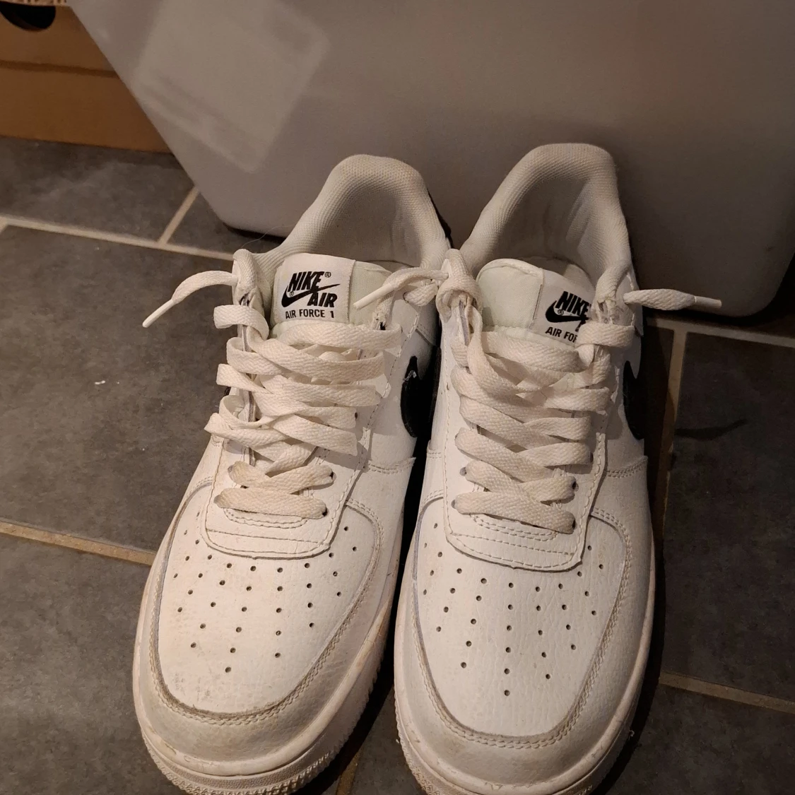 Nike Air Force 1 i vitt och svart
