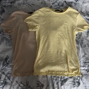 Lager 157 t-shirtar - Två t-shirtar från lager 157, en gul o en beige❤️