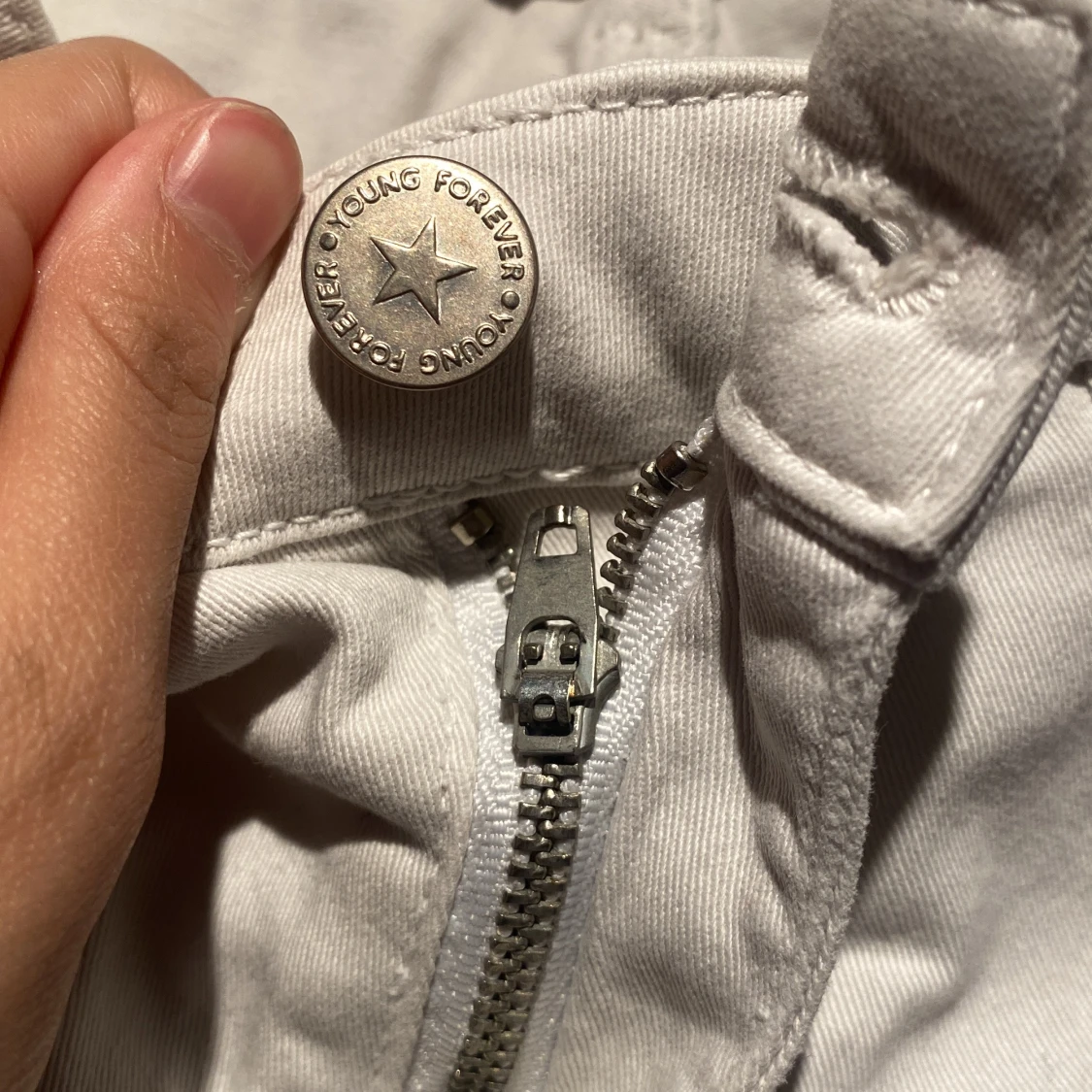 Blå och vita shorts med ombre-effekt - 2