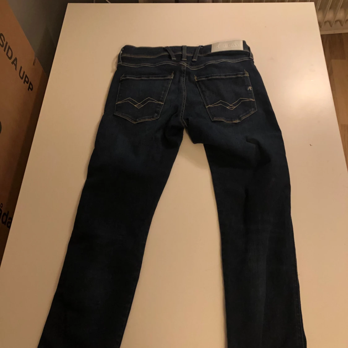 Mörkblå jeansbyxor replay  - 1