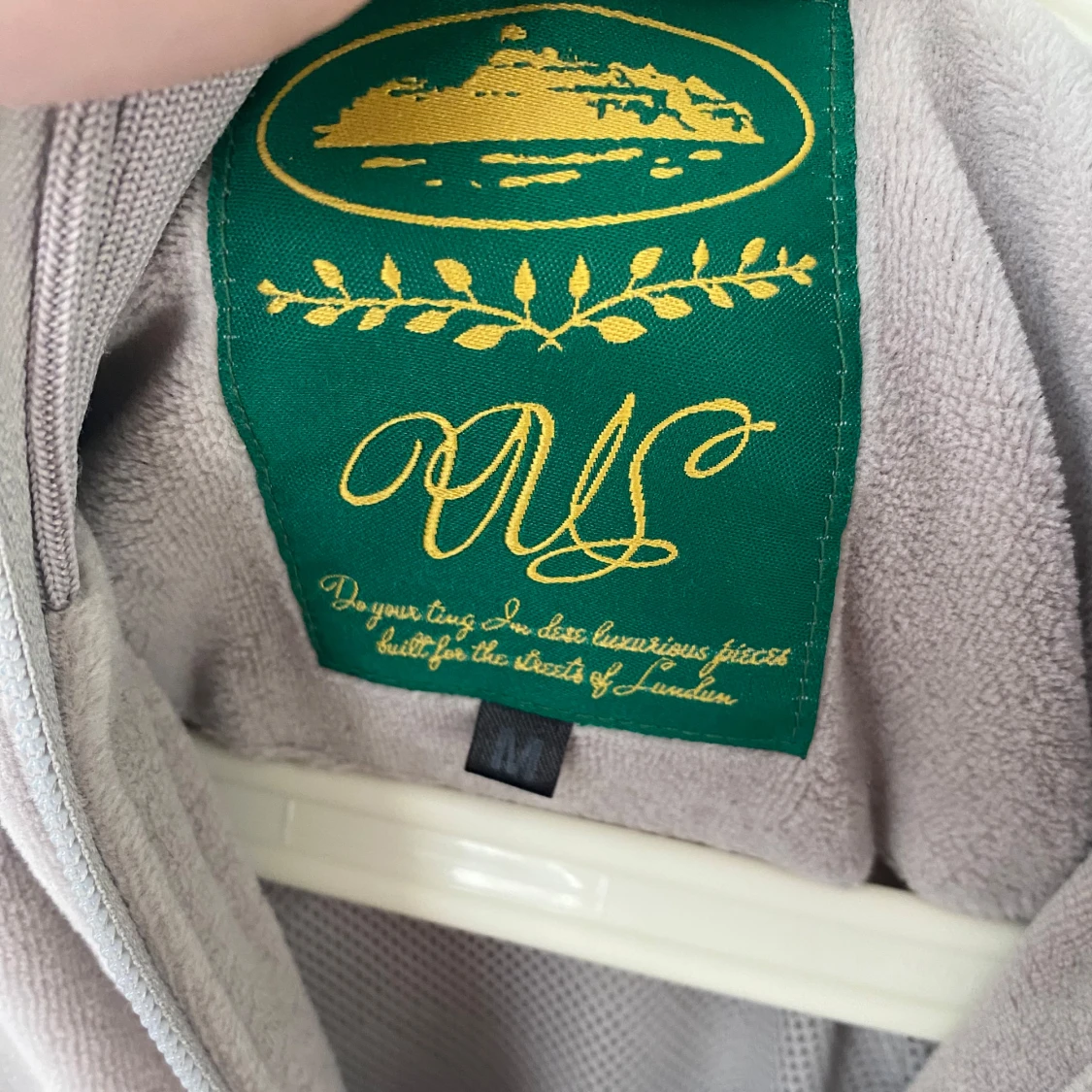 Grå velour track jacket från Corteiz - 2