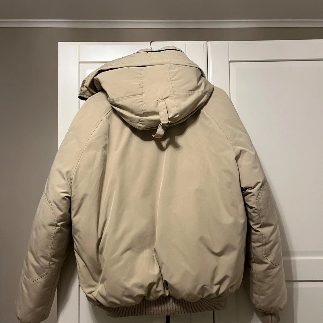 Beige dunjacka från Canada Goose - 2