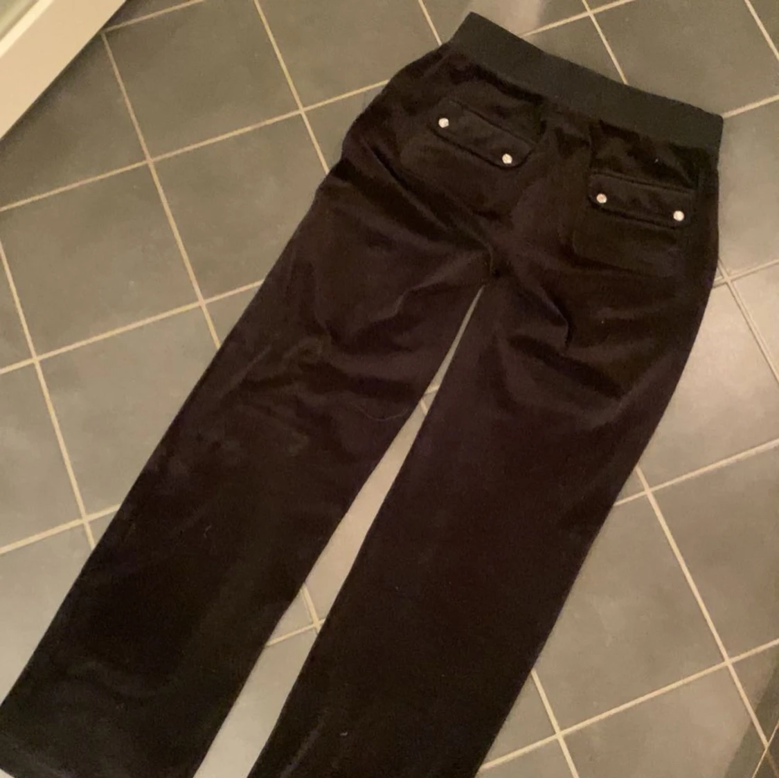 Svarta byxor med snörning - 3