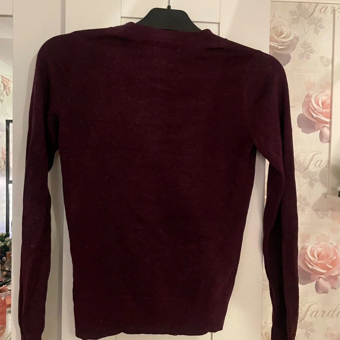 Mörk lila tröja  - 1