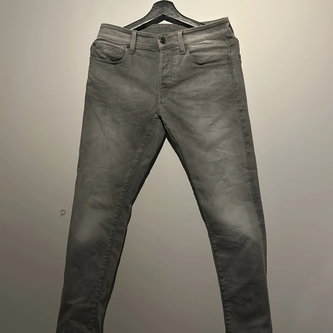 Grå jeansbyxor ifrån G Star