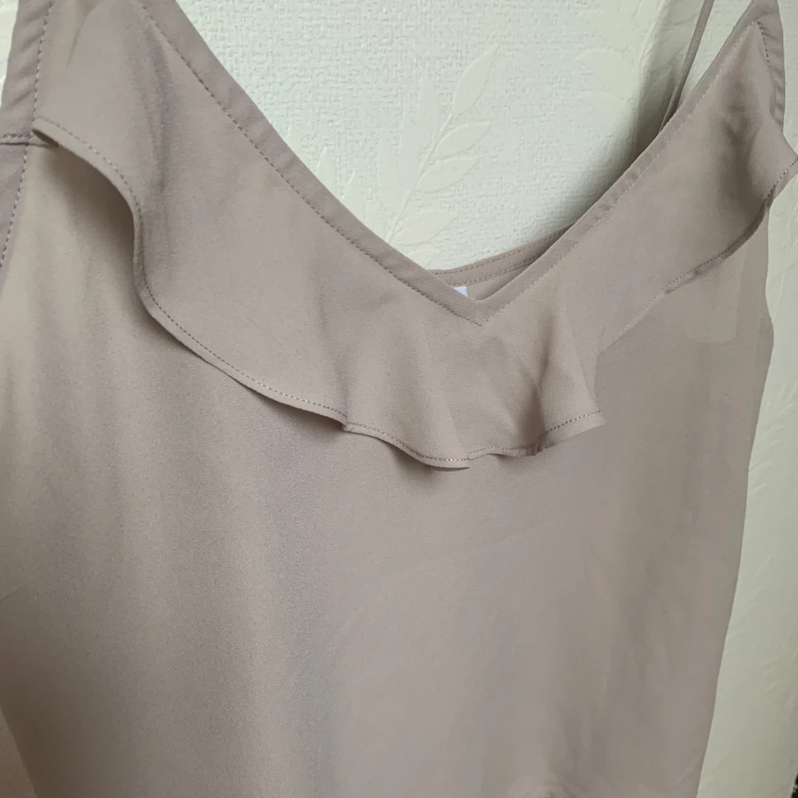 Beige linnetopp från Gina Tricot - 1