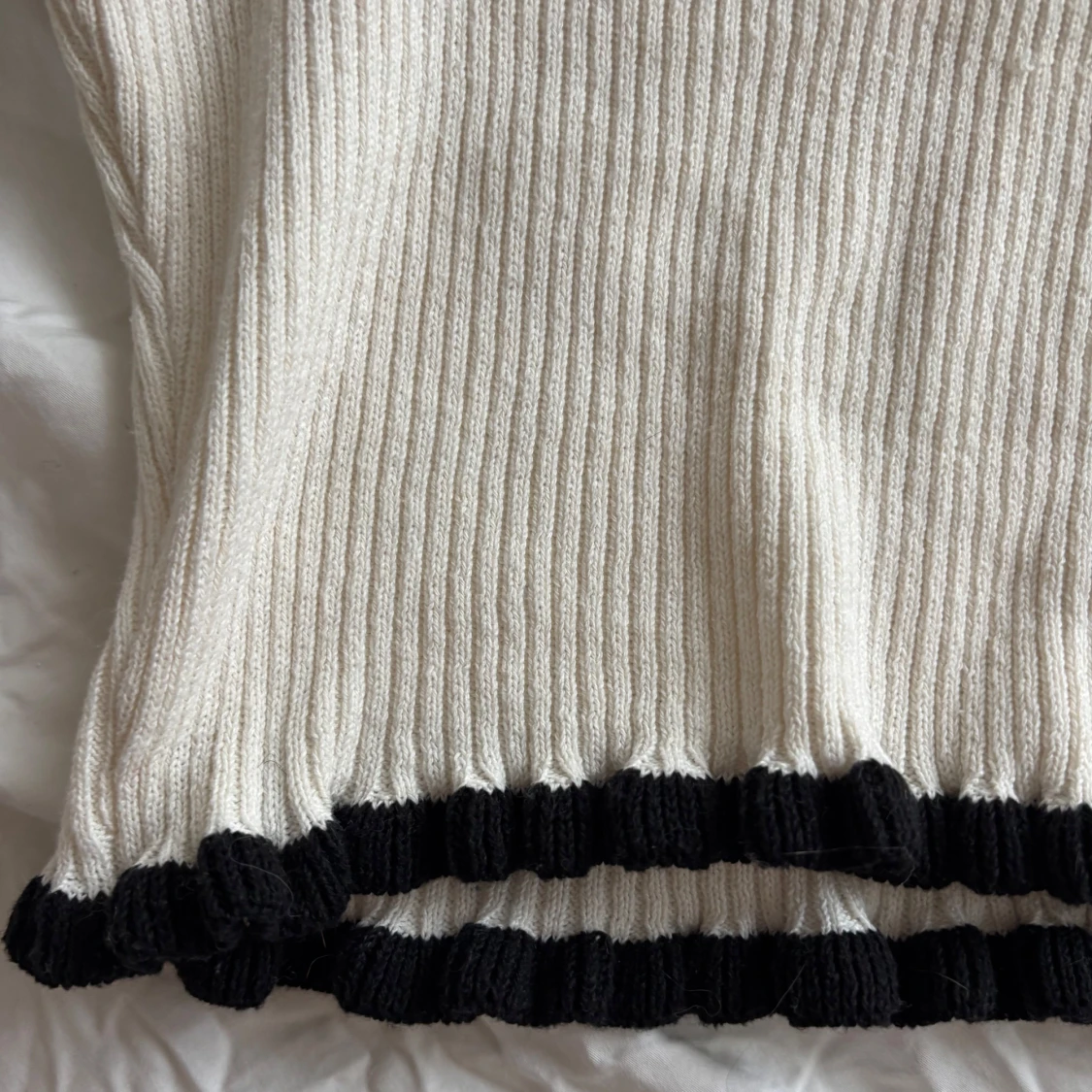 Beige ribbad topp från Zara - 1