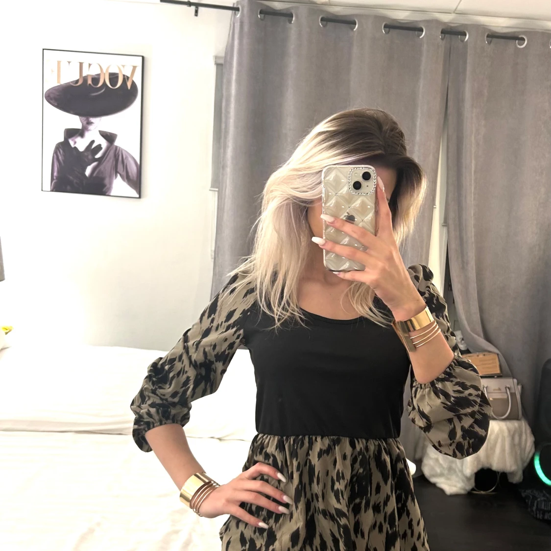 Leopardmönstrad topp med svarta detaljer