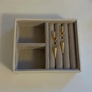 Tove Earrings  - 55kr per par, gjorda i rostfritt stål vilket innebär att de inte färgar av sig eller tappar färg💞 Beställ via Plick eller Ebnorth.quickbutik.se🤗