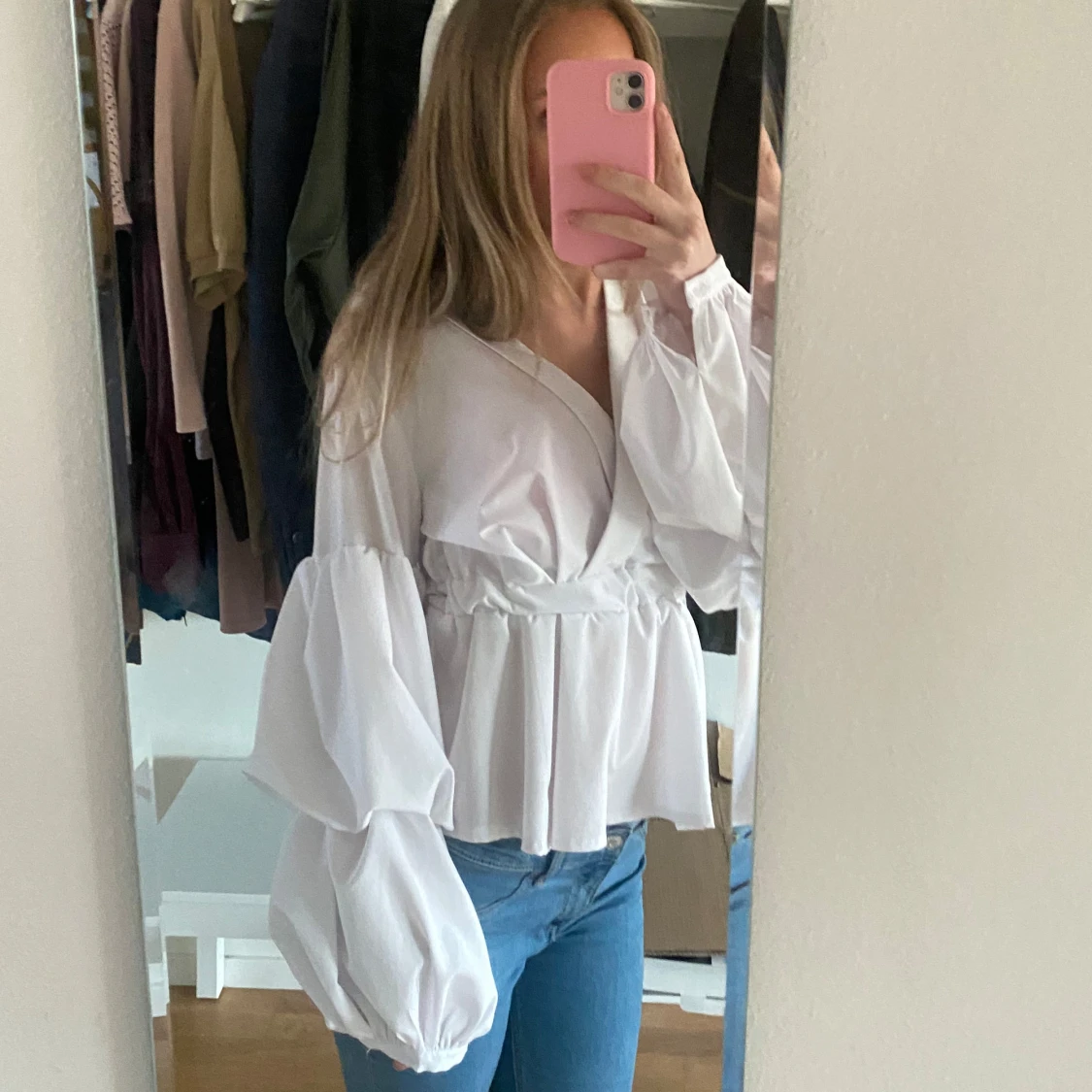 Vit blus från boohoo - 1