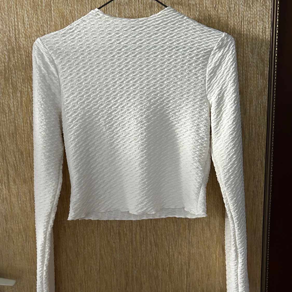 Vit ribbad croppad tröja - 90