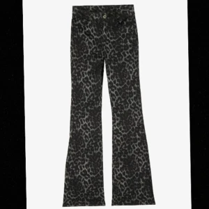 Leopard jeans - (Bilder från hemsidan) Knappast använda
