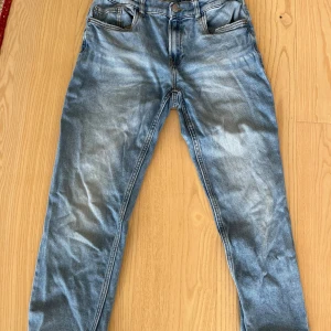 Zara jeans - Skick 8/10 bra till skolstarten 
