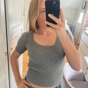 Stickad topp  - Stickad topp i mohair från Zara i strl S💞