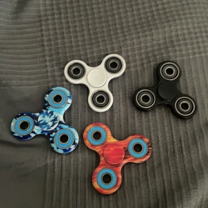 Fidget spinners - 4 st för 60kr  1st för 20kr 