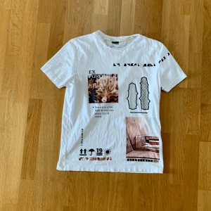 Hugo boss t-shirt - En riktigt snygg och bekväm Hugo Boss t-shirt. Bra kvalitet. Storlek M, skulle säga att den passar dig som är 175-185 cm. Priset är inte fast kan gå ned vid snabb affär. Skriv vid funderingar eller flera bilder mvh AG