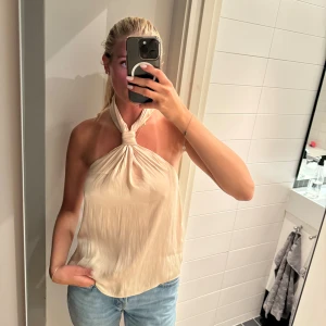 Fest topp - Jättefin topp från Mango, använd 2 grg