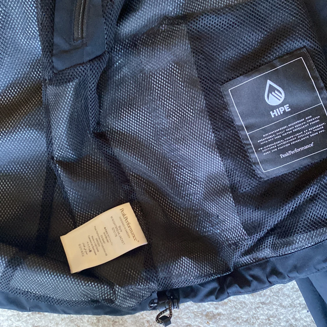 Svart vindjacka från Peak Performance - 91