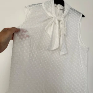 Linne - Perfekt att ha på till alla tillfällen även under en kavaj 😍 så elegant! 