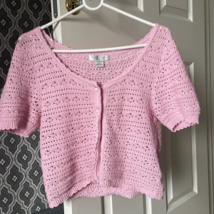 Rosa bolero  - Väldigt fin och populär köptes på secondhand, jättefin att ha på sig 