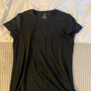 Tränings t-shirt  - Kommer inte till användning längre🩷