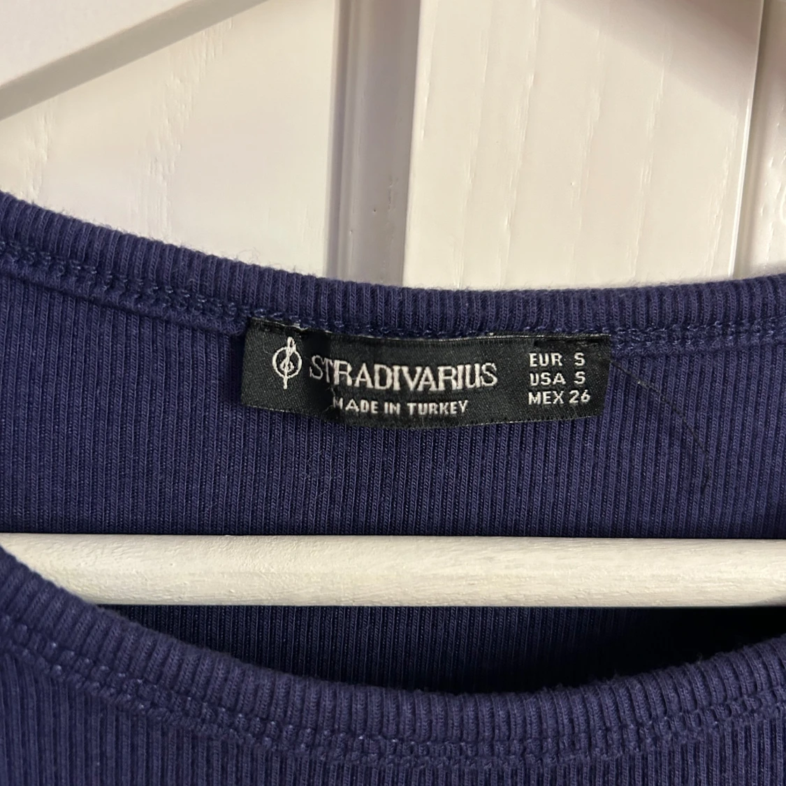 Marinblå t-shirt - 90