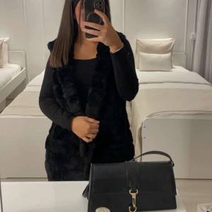 Päls väst - En päls väst från Newyorker köpt för 400. Strl S