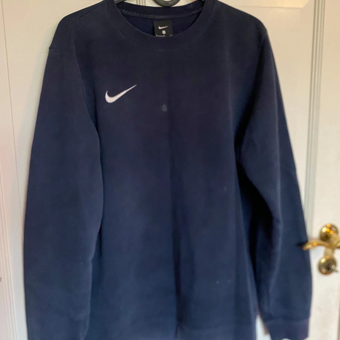 Mörkblå sweatshirt från Nike