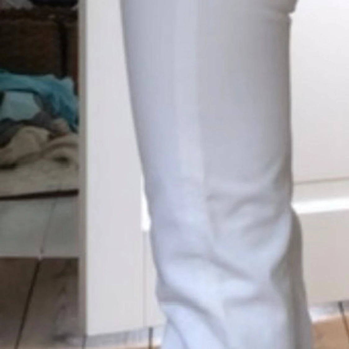 Vita högmidjade jeans