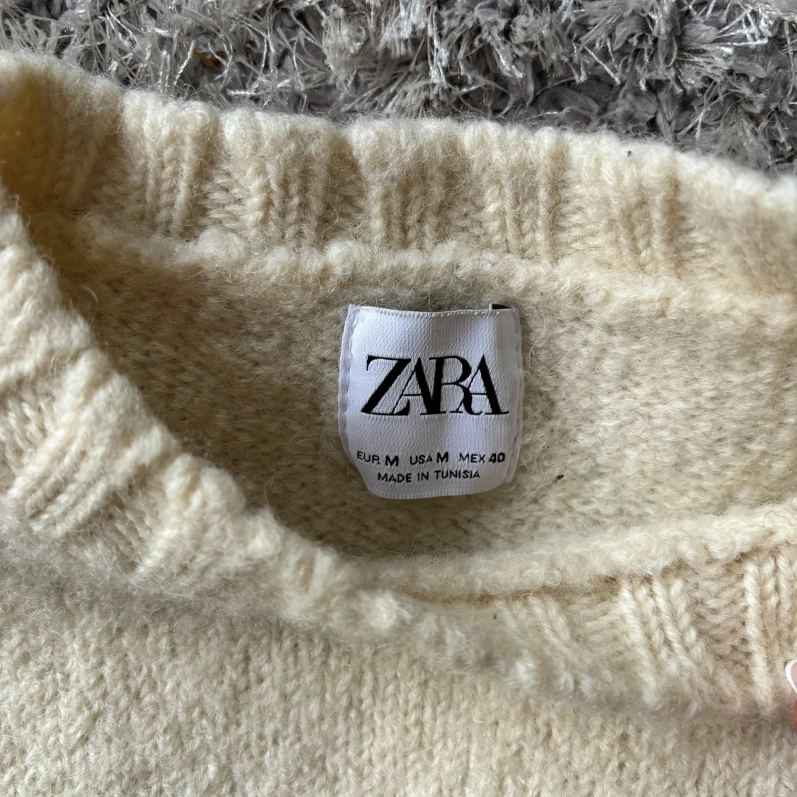 Vit stickad tröja  - 91