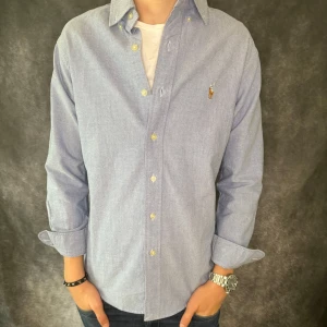 RALPH LAUREN SKJORTA  - // Ralph Lauren skjorta | Nyskick | Stolrlek: M | Nypris runt 1800 | Kontakta för fler frågor eller funderingar // Deluxecloset 