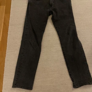 Levis jeans - Levis jeans i storlek 31/32. Fåtal gånger använda.