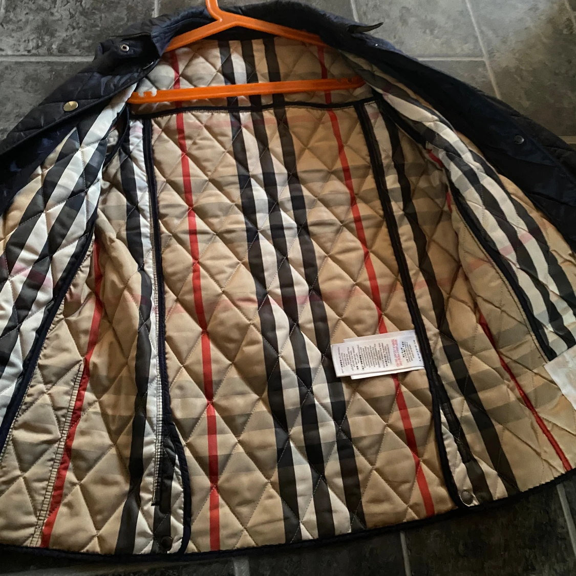 Svart quiltad jacka från Burberry - 93