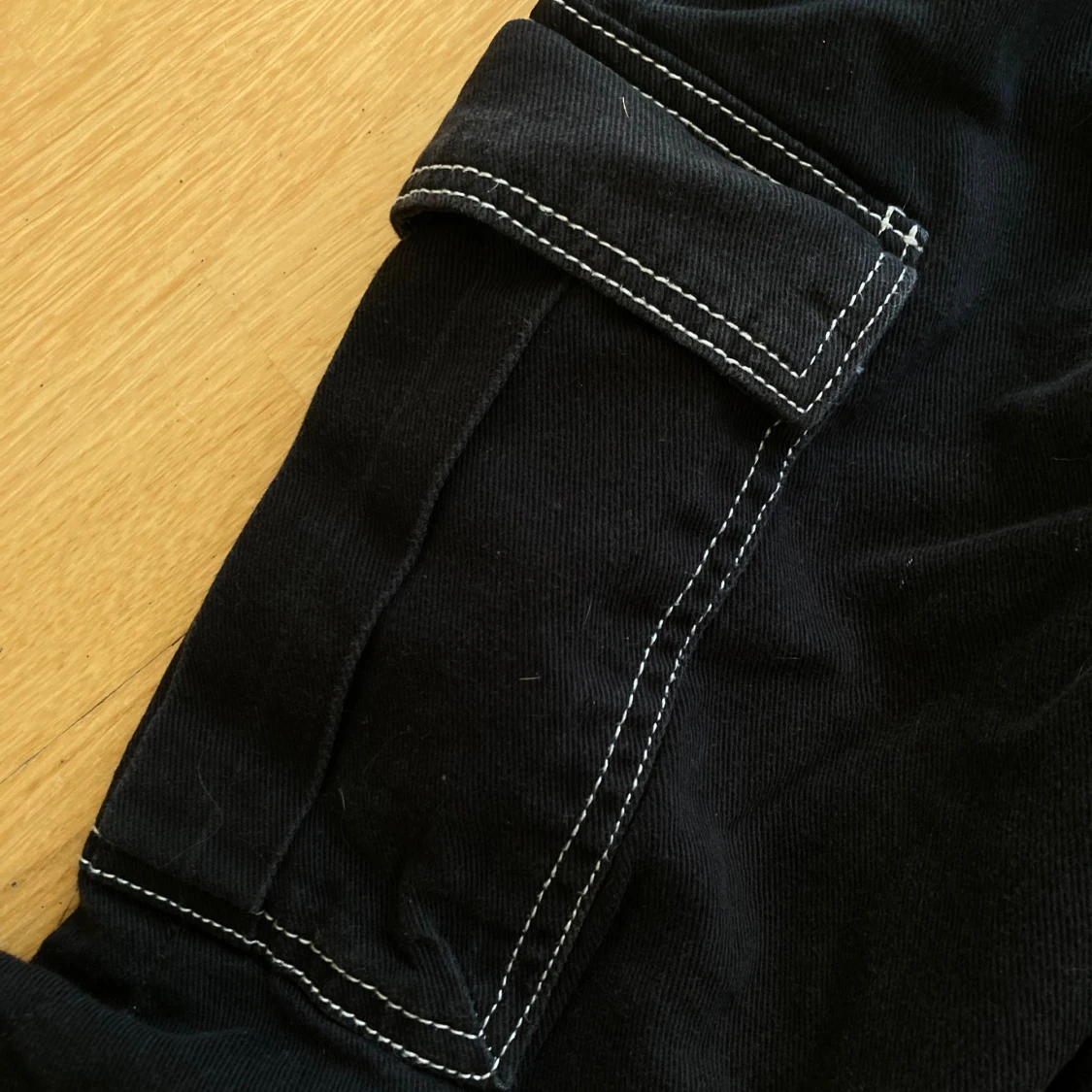 Svarta cargopants från H&M Divided - 92
