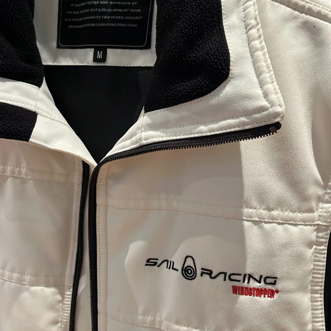 Väst Sail Racing i mycket bra skick.  - 90