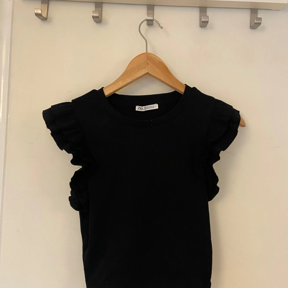 Svart volang topp från Zara🖤