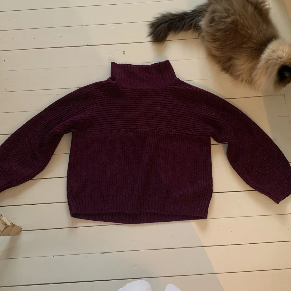 Mörklila stickad tröja från Monki - 91