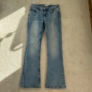 Jeans  -  Säljer mina ljusblå jeans från Gina young i storlek 152, passar mig som vanligtvis har storlek 158. Säljer då dom inte kommer till användning. Pris 150kr 💞