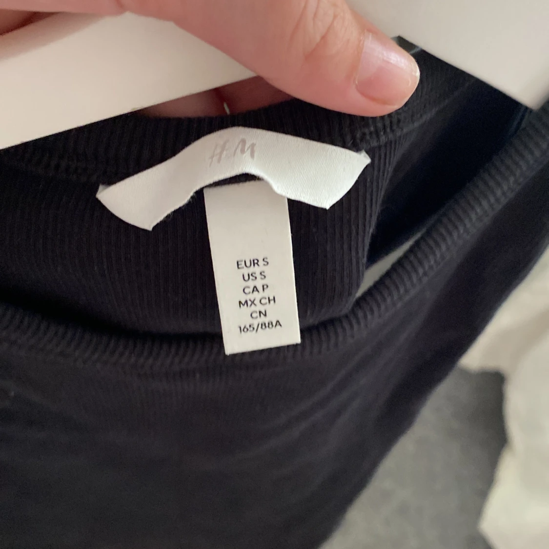 Svart croppad linnetopp från H&M - 91