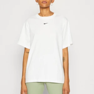 oversize t-shirt - Oversize t-shirt från Nike🤍 från Nike men köpt på Nelly