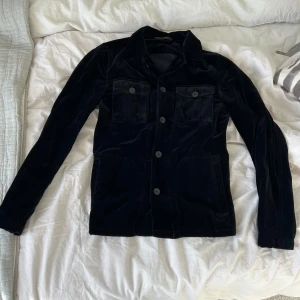 Oscar Jacobson jacka - Jätte snyg (overshirt) slutsåld