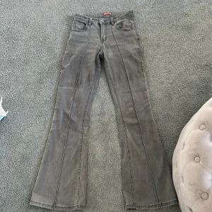 Jeans - Säljer ett har jätte snygga jeans från green cove❤️