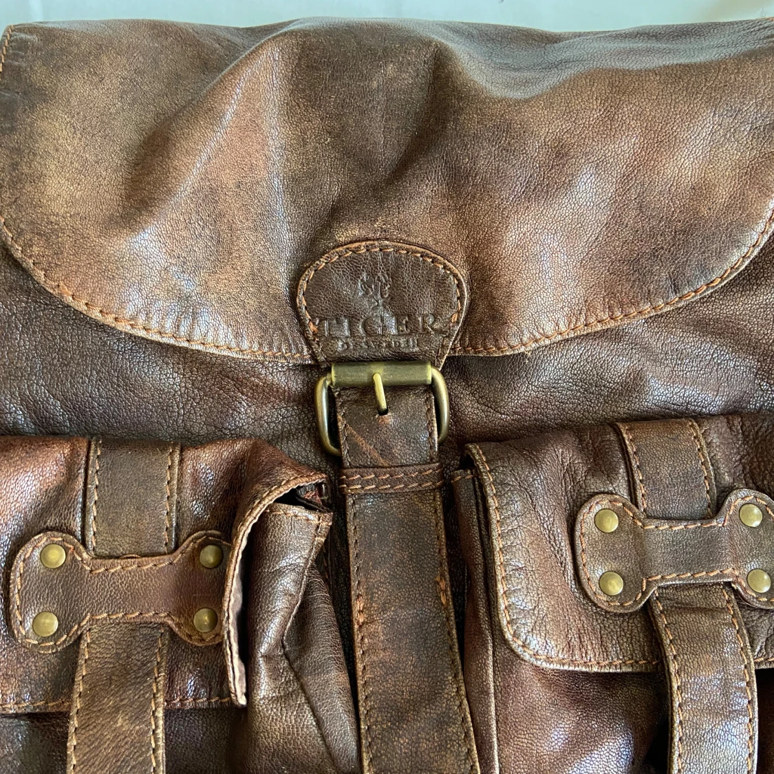 Brun axelremsväska  - 92