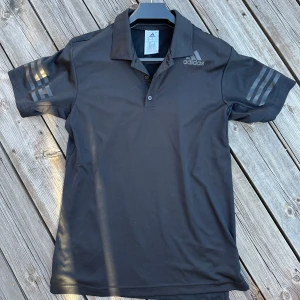 Fin golf tröja - Jättefint skick, knappt använt. Storlek S