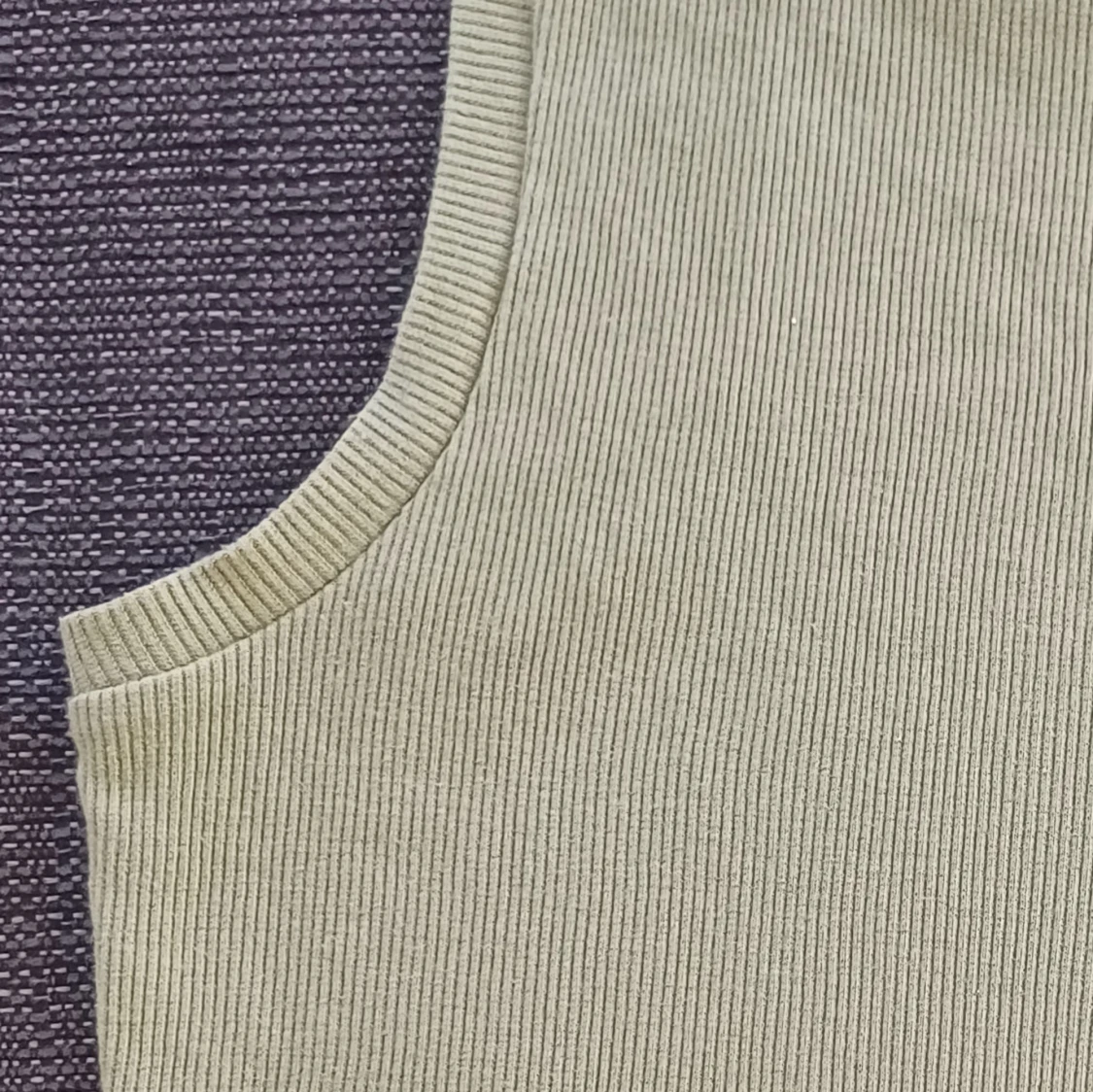 Grönt ribbat linne - 91