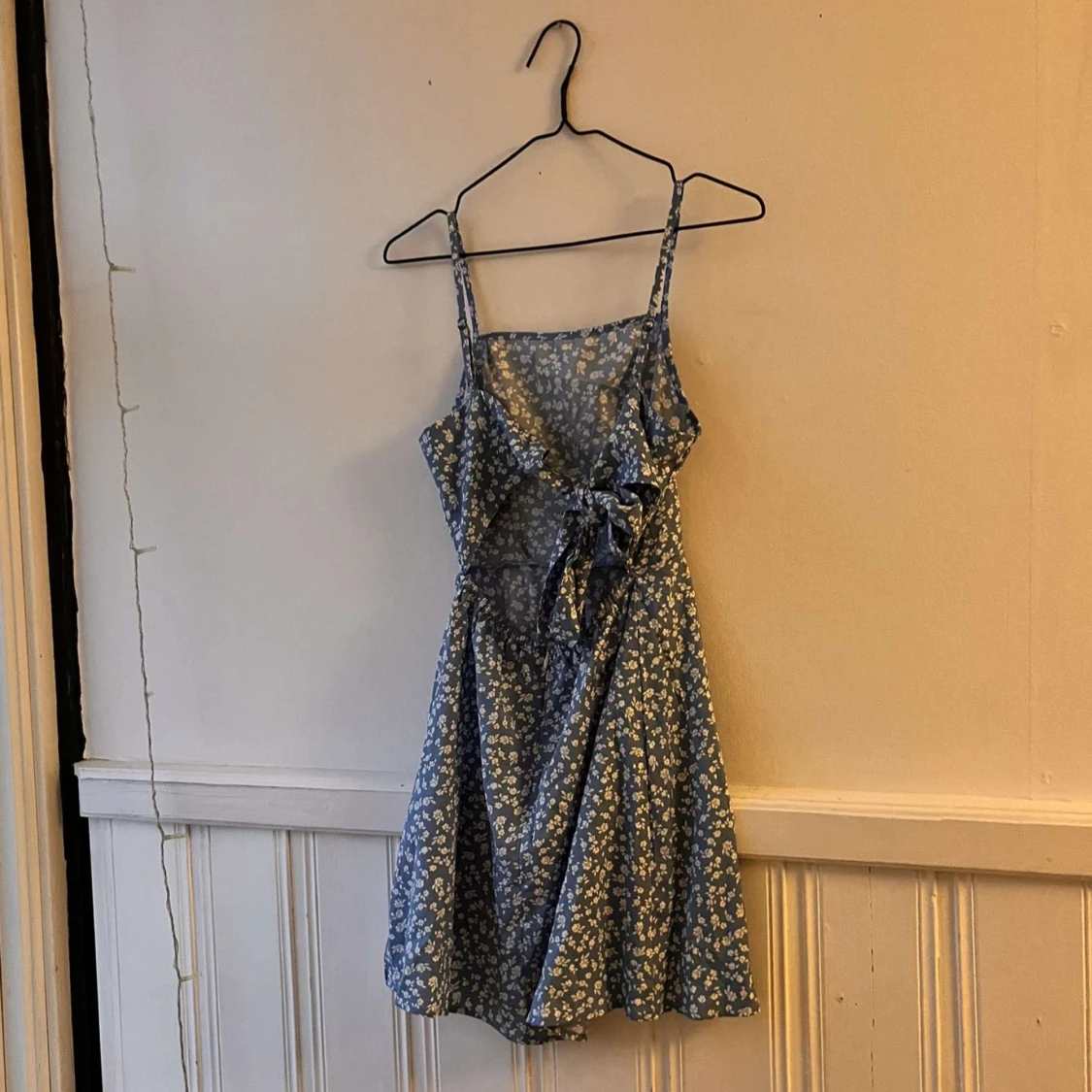 Blå blommig klänning!🌺 - 90